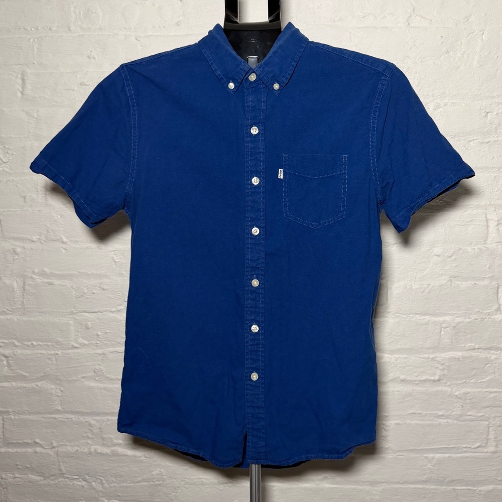 Levi’s Men's Blue Button-Up Short Sleeve Linen Blend Shirt